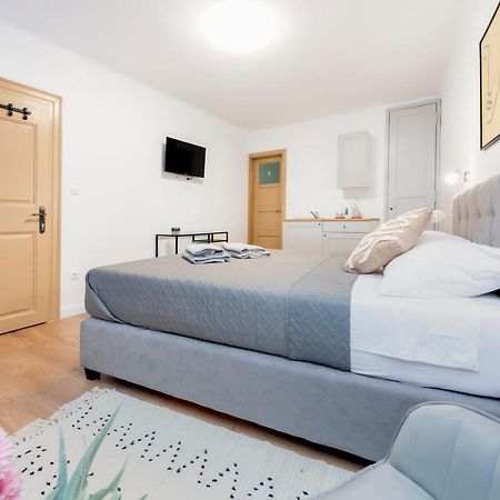 Adriatic Dream Rooms โรวีน ภายนอก รูปภาพ