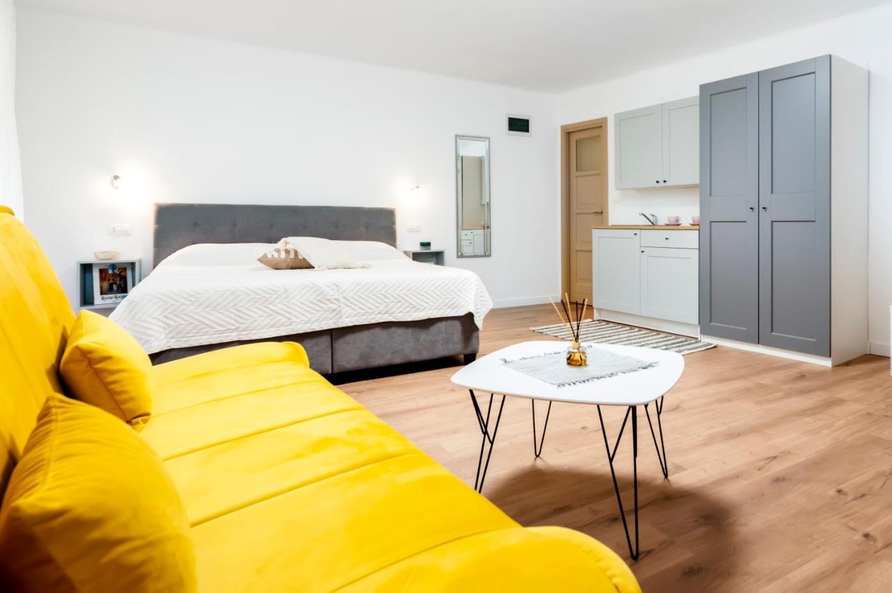 Adriatic Dream Rooms โรวีน ภายนอก รูปภาพ