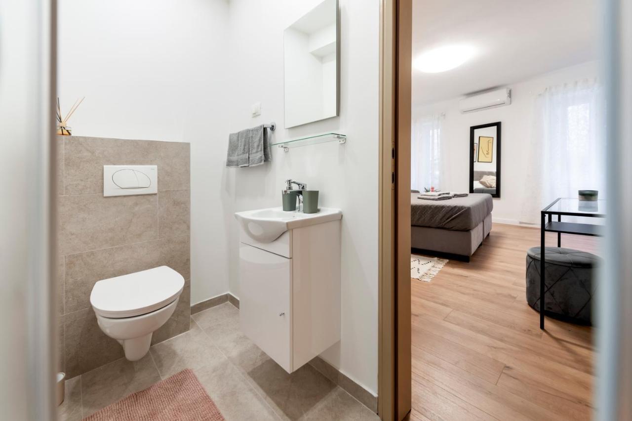 Adriatic Dream Rooms โรวีน ภายนอก รูปภาพ
